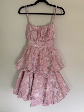 NEW SAINTS & SECRETS Zilara Bubble Hem Bow Dress Jacquard Pink Sz M
Coquette